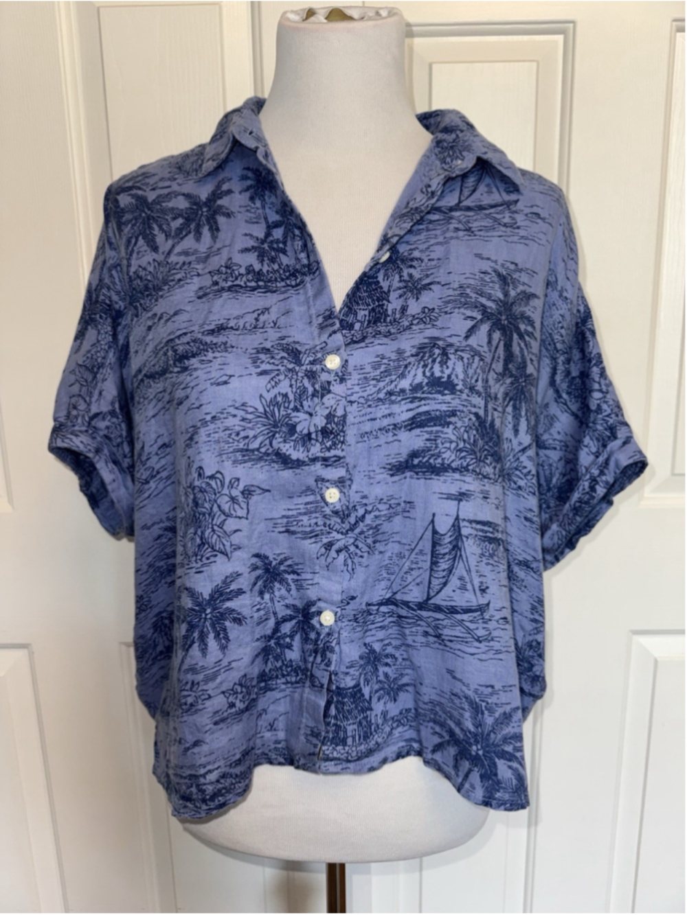 GAP Linen Tropical Island Button Up Shirt Blue Coastal Beach Nautical Resort M